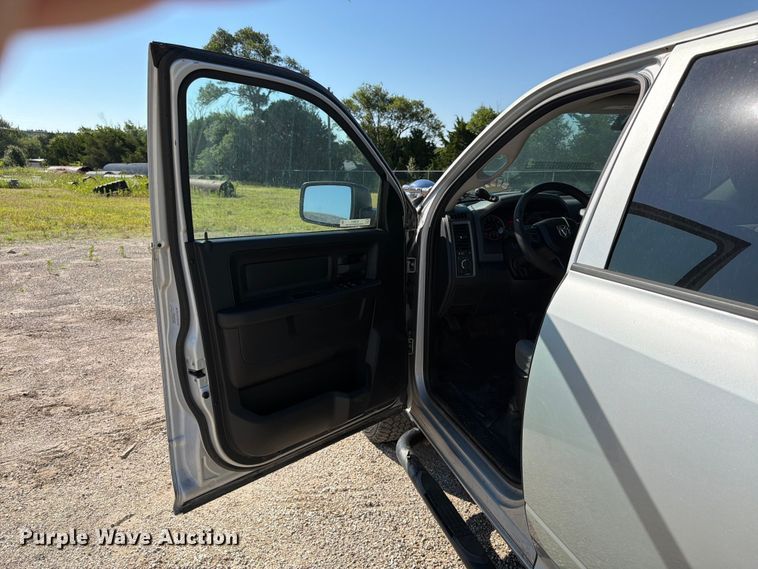 image for item NJ9051 2014 RAM 1500 Crew Cab pickup truck
