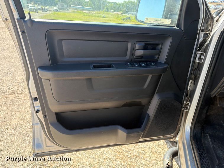 image for item NJ9051 2014 RAM 1500 Crew Cab pickup truck