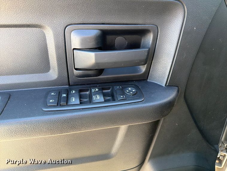 image for item NJ9051 2014 RAM 1500 Crew Cab pickup truck