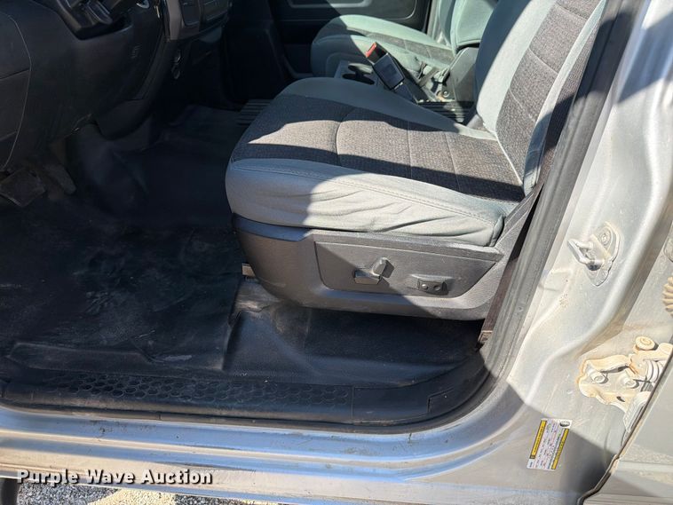 image for item NJ9051 2014 RAM 1500 Crew Cab pickup truck