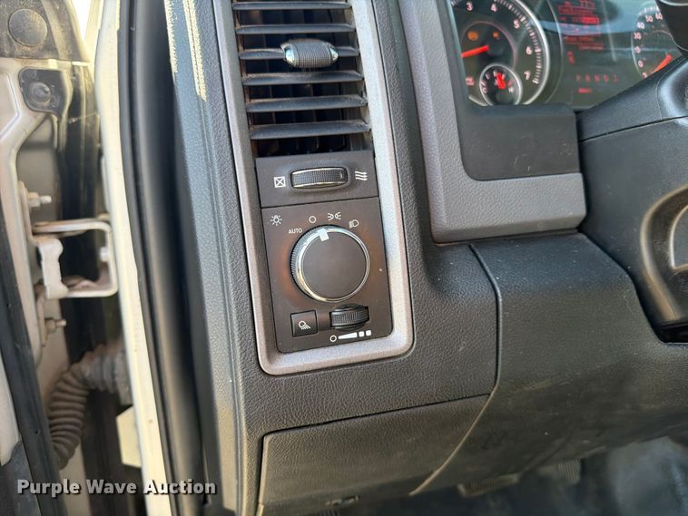 image for item NJ9051 2014 RAM 1500 Crew Cab pickup truck
