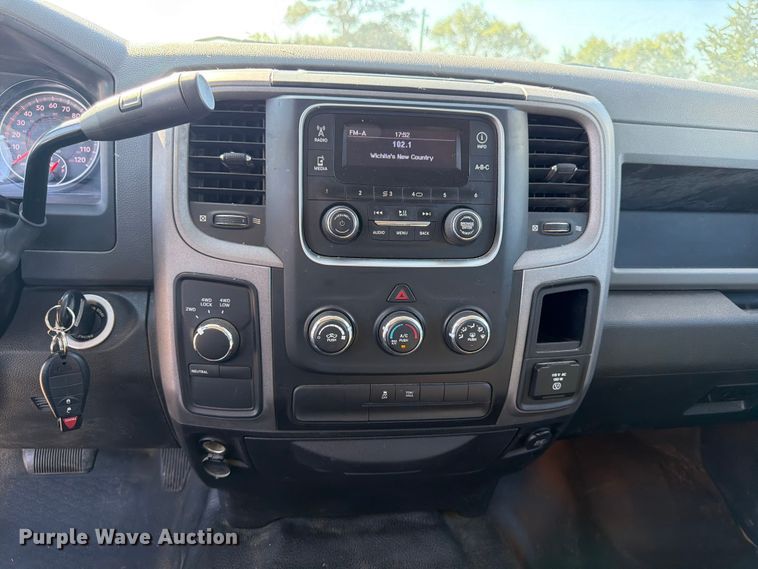 image for item NJ9051 2014 RAM 1500 Crew Cab pickup truck