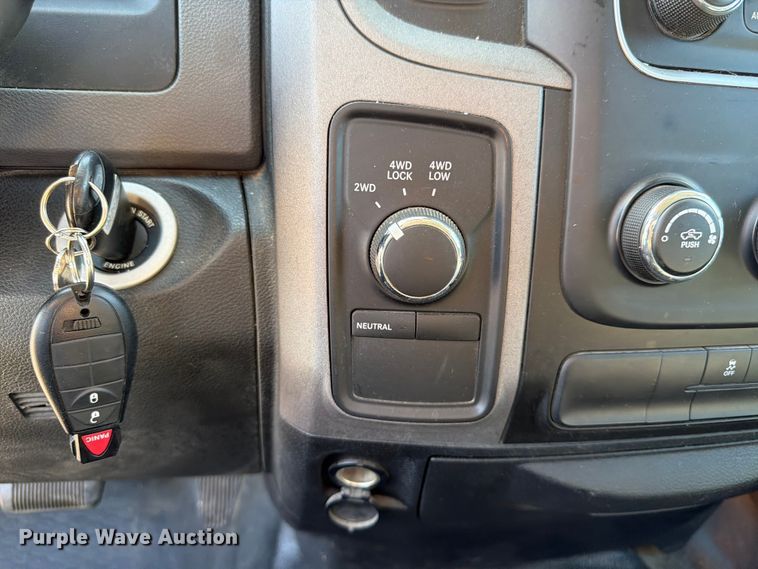 image for item NJ9051 2014 RAM 1500 Crew Cab pickup truck