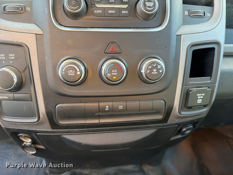 image for item NJ9051 2014 RAM 1500 Crew Cab pickup truck