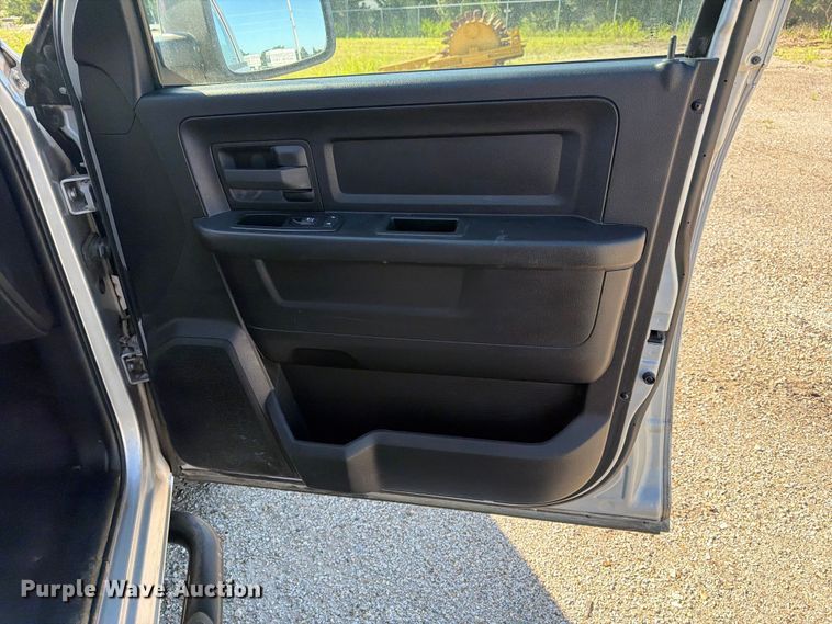 image for item NJ9051 2014 RAM 1500 Crew Cab pickup truck