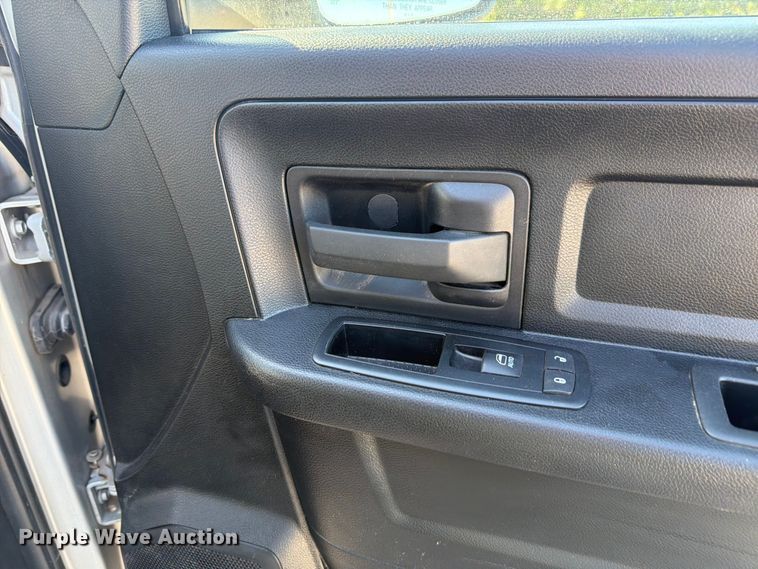 image for item NJ9051 2014 RAM 1500 Crew Cab pickup truck