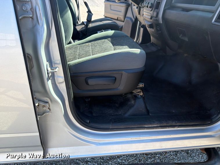 image for item NJ9051 2014 RAM 1500 Crew Cab pickup truck