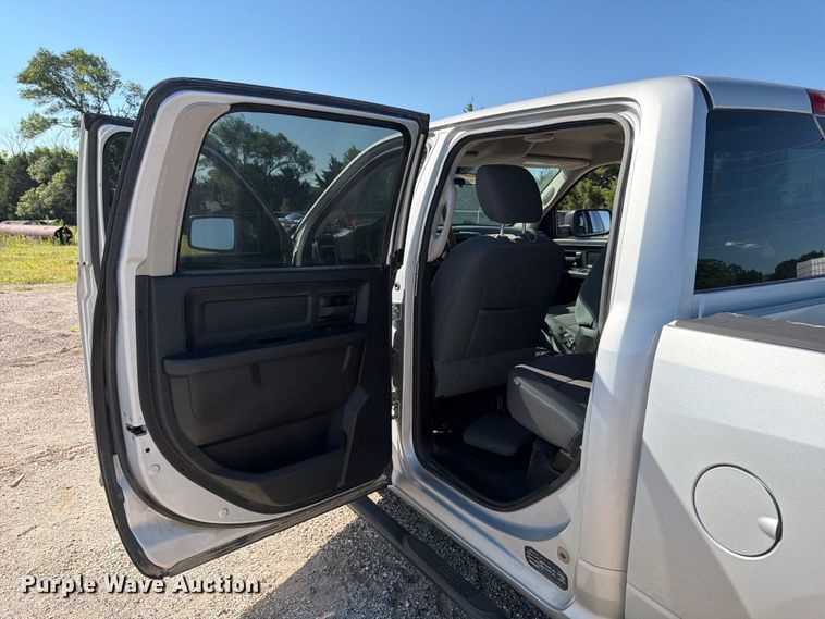 image for item NJ9051 2014 RAM 1500 Crew Cab pickup truck