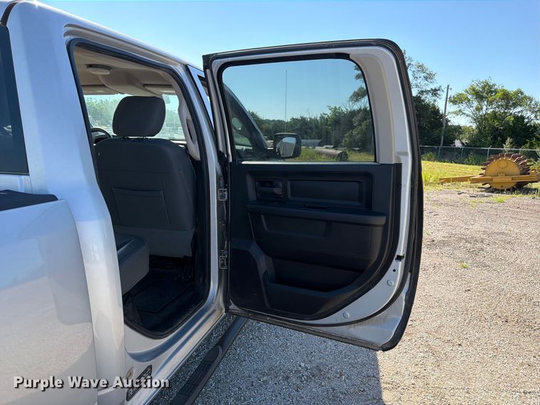 image for item NJ9051 2014 RAM 1500 Crew Cab pickup truck