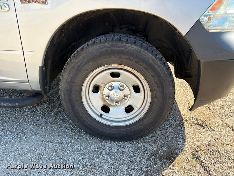 image for item NJ9051 2014 RAM 1500 Crew Cab pickup truck