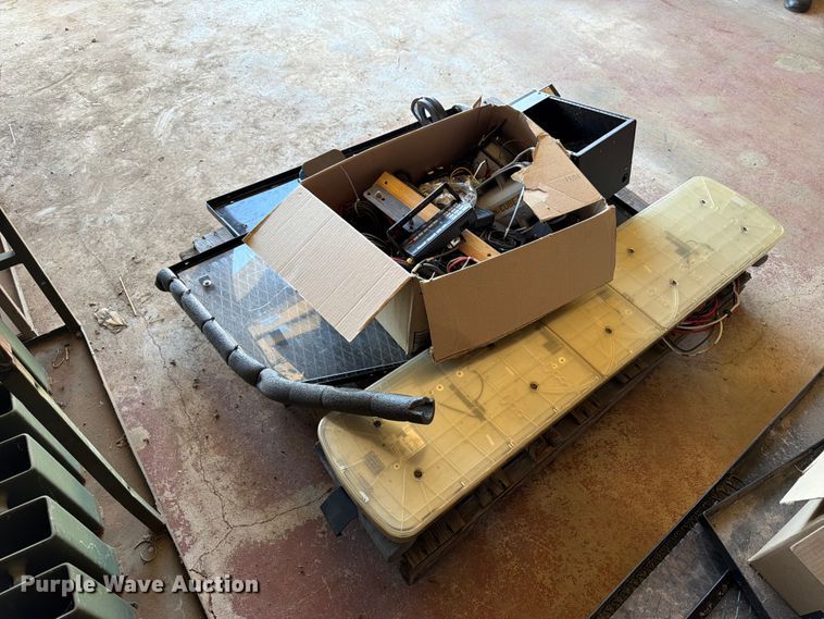 image for item NJ9051 2014 RAM 1500 Crew Cab pickup truck