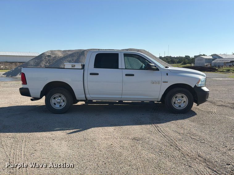 image for item NJ9052 2016 RAM 1500 Crew Cab pickup truck