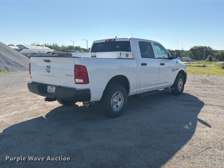 image for item NJ9052 2016 RAM 1500 Crew Cab pickup truck