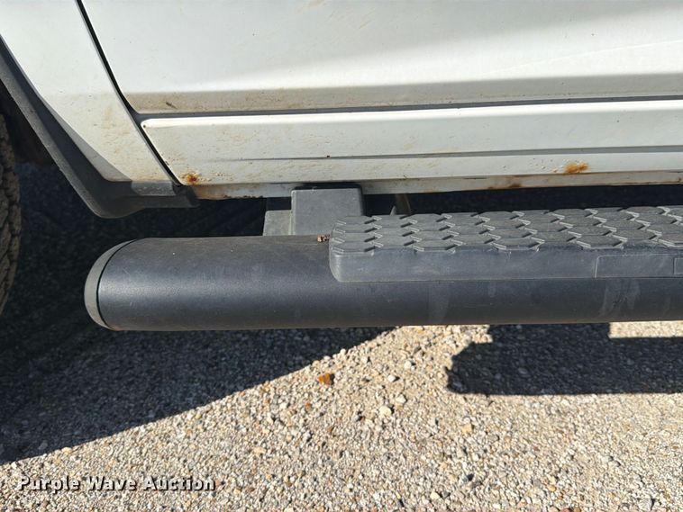 image for item NJ9052 2016 RAM 1500 Crew Cab pickup truck