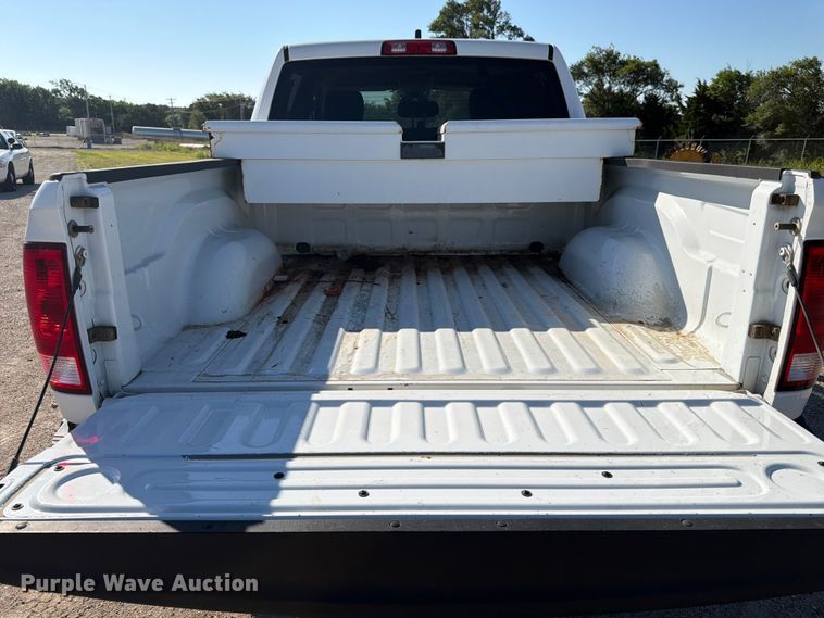 image for item NJ9052 2016 RAM 1500 Crew Cab pickup truck
