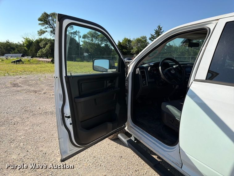 image for item NJ9052 2016 RAM 1500 Crew Cab pickup truck