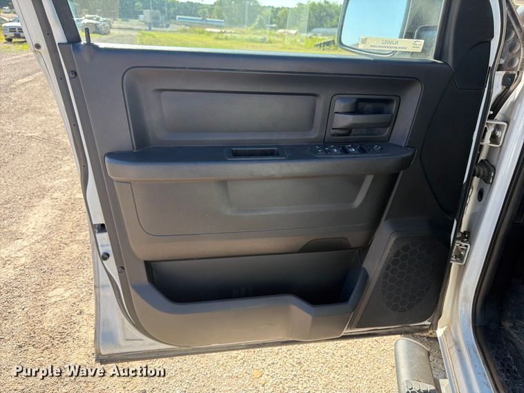 image for item NJ9052 2016 RAM 1500 Crew Cab pickup truck