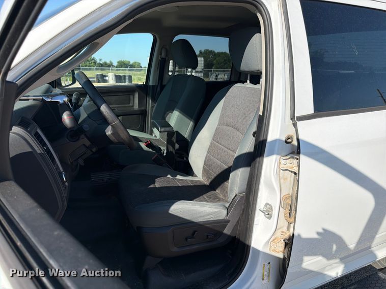 image for item NJ9052 2016 RAM 1500 Crew Cab pickup truck