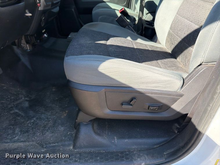 image for item NJ9052 2016 RAM 1500 Crew Cab pickup truck