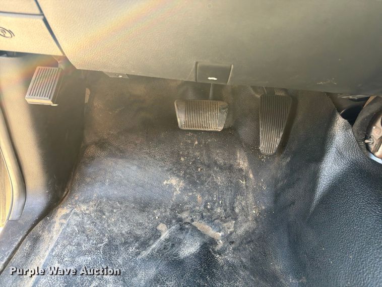 image for item NJ9052 2016 RAM 1500 Crew Cab pickup truck