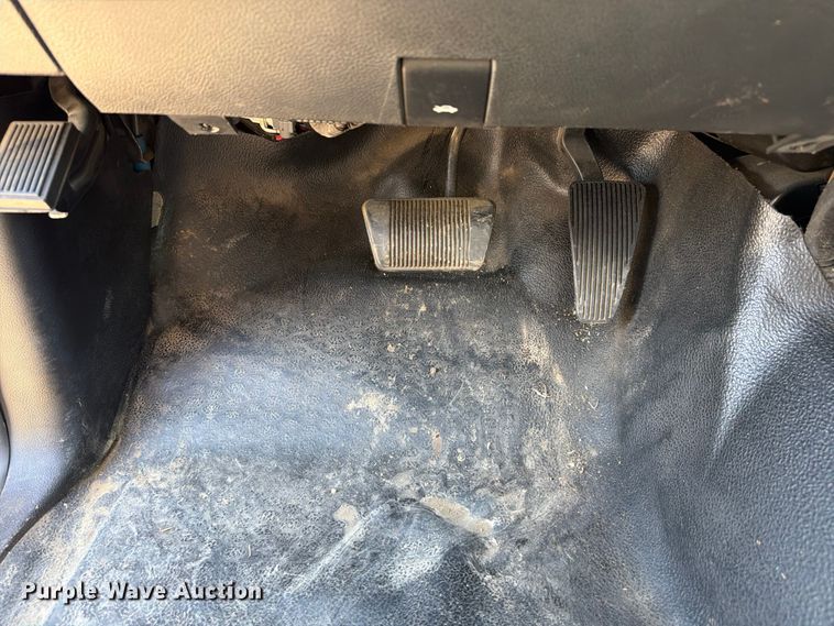 image for item NJ9052 2016 RAM 1500 Crew Cab pickup truck