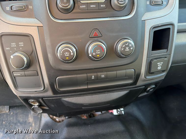 image for item NJ9052 2016 RAM 1500 Crew Cab pickup truck