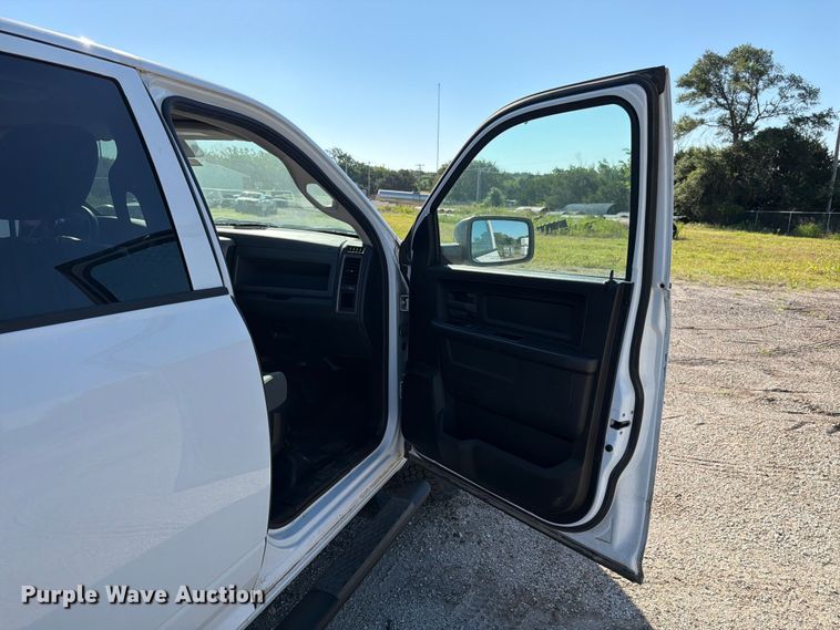 image for item NJ9052 2016 RAM 1500 Crew Cab pickup truck