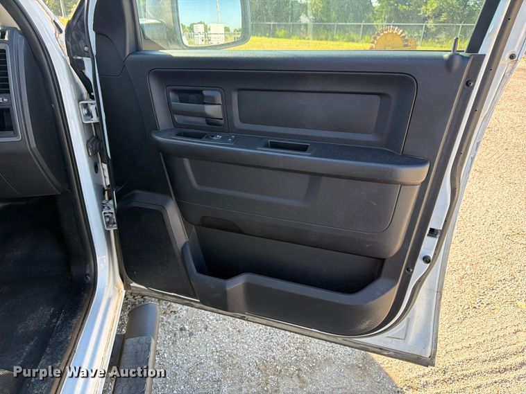 image for item NJ9052 2016 RAM 1500 Crew Cab pickup truck