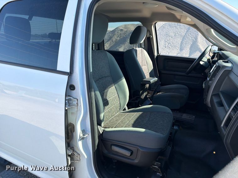 image for item NJ9052 2016 RAM 1500 Crew Cab pickup truck