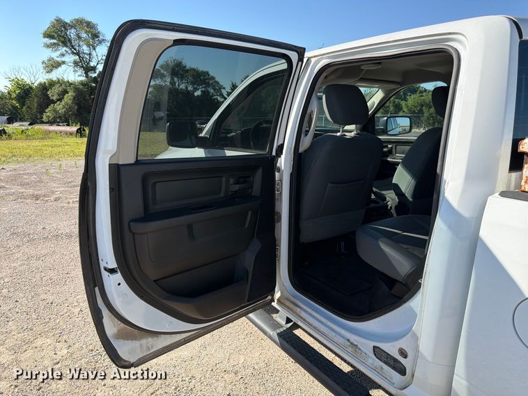 image for item NJ9052 2016 RAM 1500 Crew Cab pickup truck