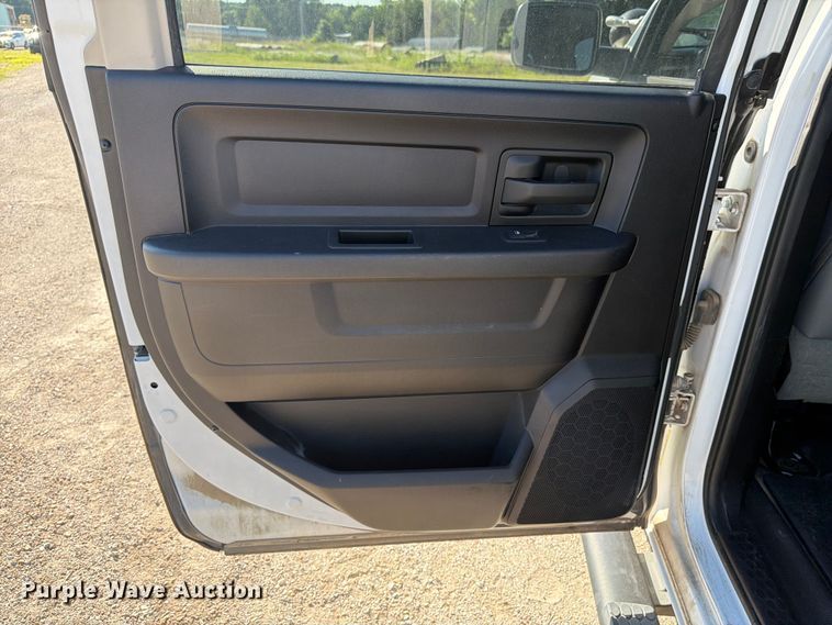 image for item NJ9052 2016 RAM 1500 Crew Cab pickup truck