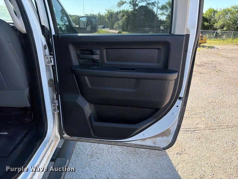 image for item NJ9052 2016 RAM 1500 Crew Cab pickup truck