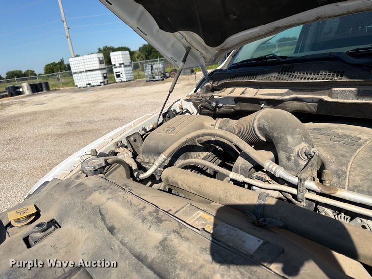 image for item NJ9052 2016 RAM 1500 Crew Cab pickup truck