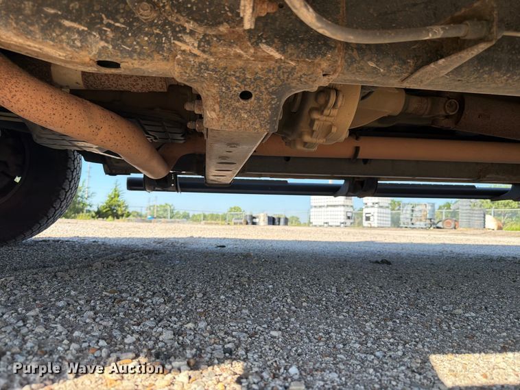 image for item NJ9052 2016 RAM 1500 Crew Cab pickup truck