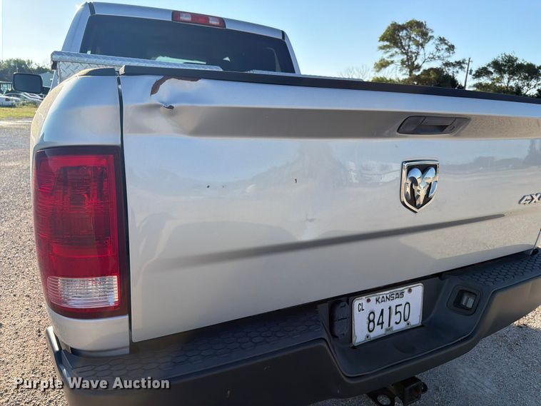 image for item NJ9054 2016 RAM 1500 Crew Cab pickup truck