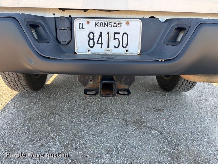 image for item NJ9054 2016 RAM 1500 Crew Cab pickup truck
