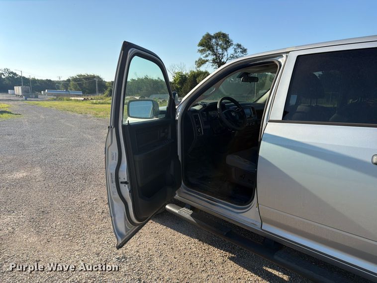 image for item NJ9054 2016 RAM 1500 Crew Cab pickup truck