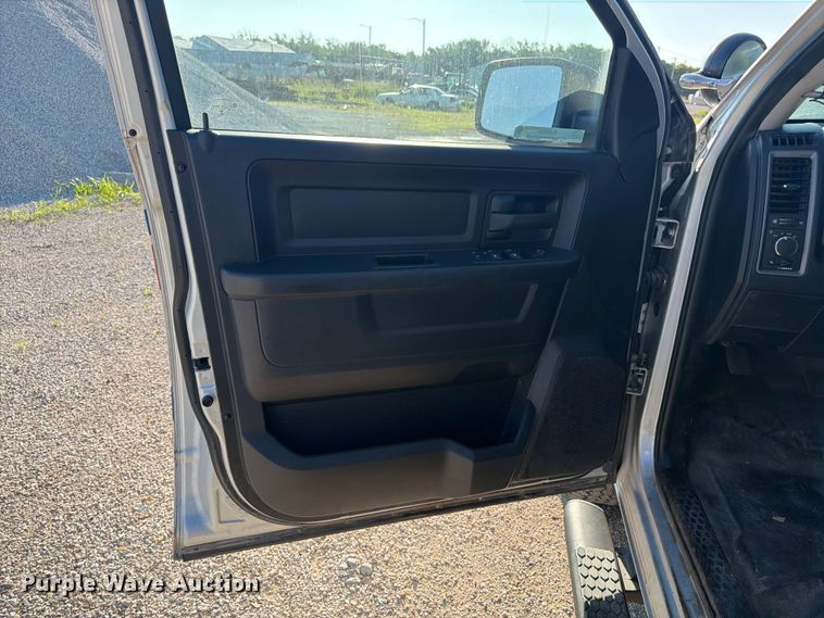 image for item NJ9054 2016 RAM 1500 Crew Cab pickup truck