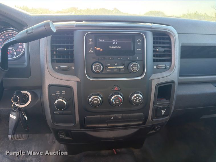 image for item NJ9054 2016 RAM 1500 Crew Cab pickup truck