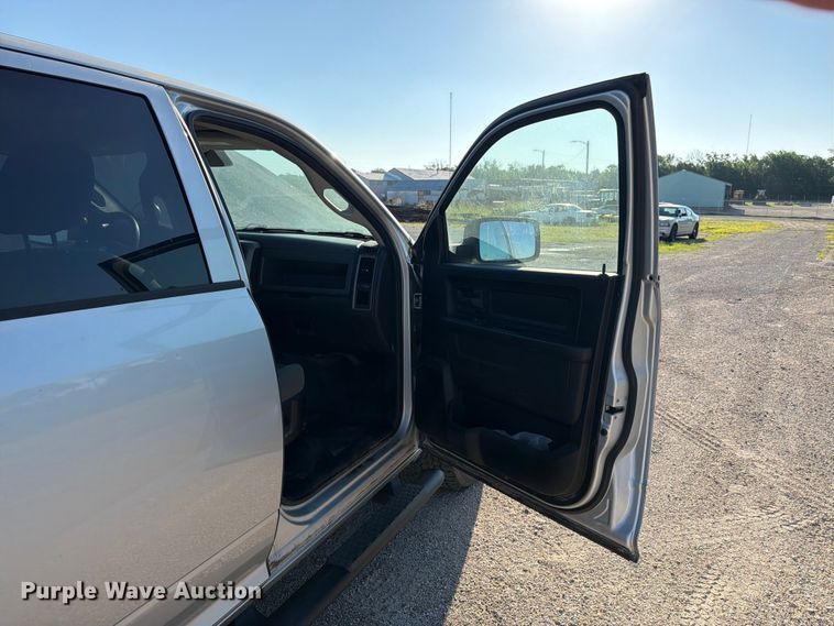 image for item NJ9054 2016 RAM 1500 Crew Cab pickup truck