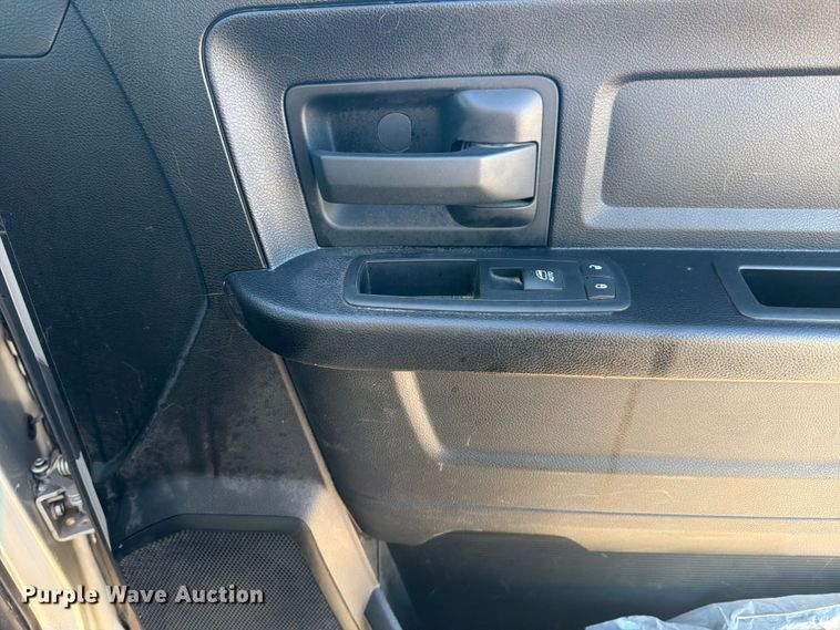 image for item NJ9054 2016 RAM 1500 Crew Cab pickup truck
