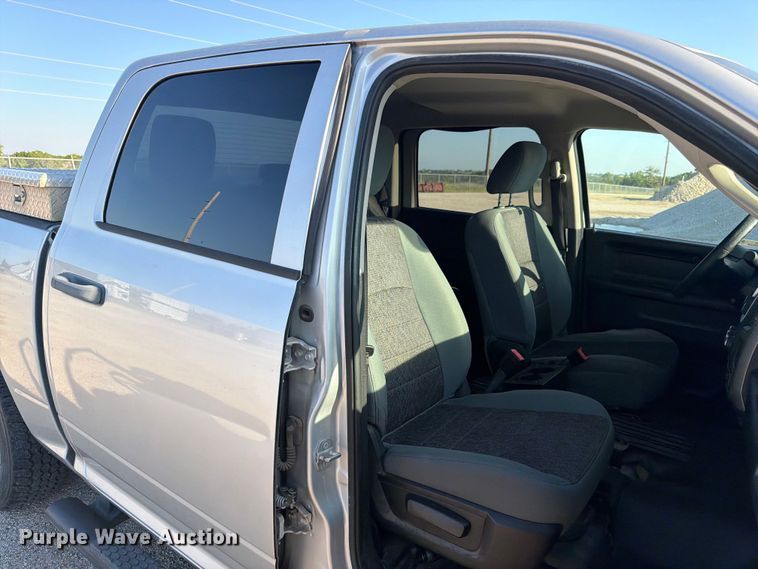 image for item NJ9054 2016 RAM 1500 Crew Cab pickup truck