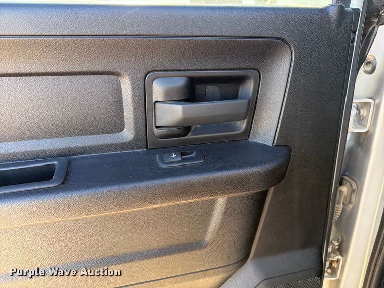 image for item NJ9054 2016 RAM 1500 Crew Cab pickup truck