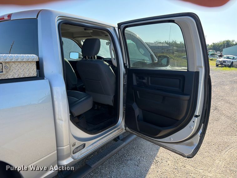 image for item NJ9054 2016 RAM 1500 Crew Cab pickup truck