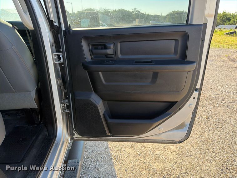 image for item NJ9054 2016 RAM 1500 Crew Cab pickup truck