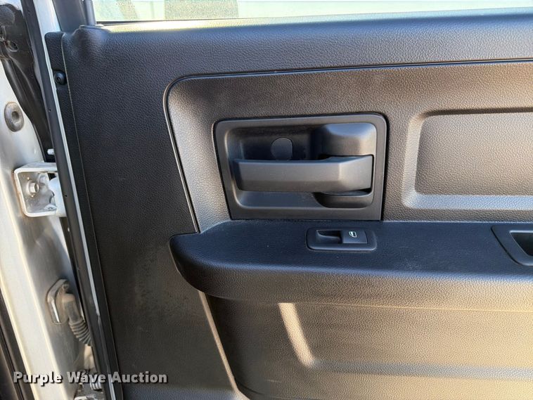 image for item NJ9054 2016 RAM 1500 Crew Cab pickup truck