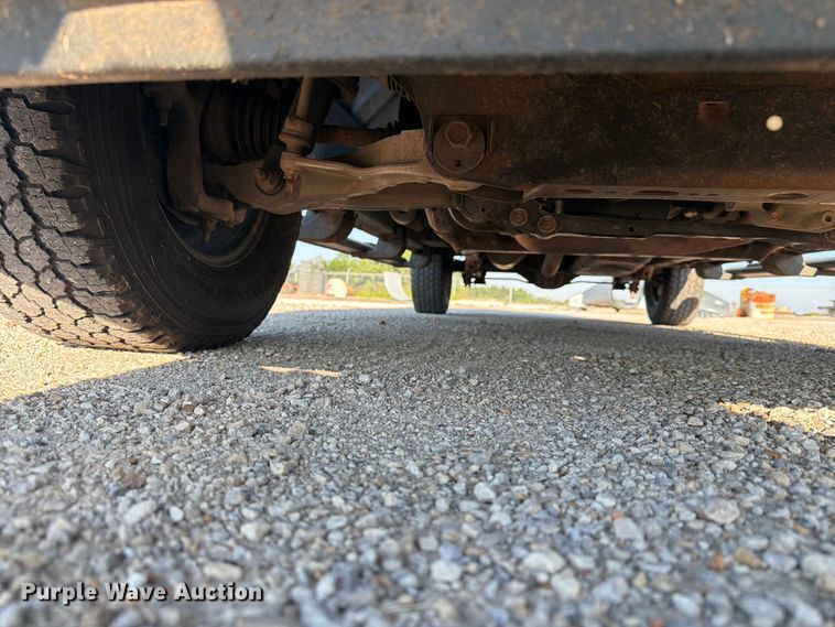 image for item NJ9054 2016 RAM 1500 Crew Cab pickup truck