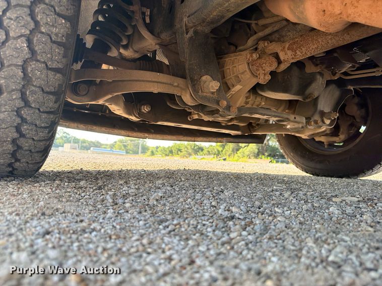 image for item NJ9054 2016 RAM 1500 Crew Cab pickup truck