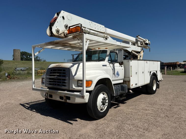 image for item NJ9058 1995 Ford F800 forestry bucket truck