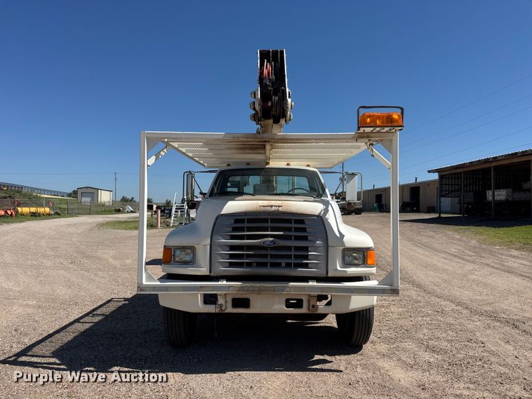 image for item NJ9058 1995 Ford F800 forestry bucket truck